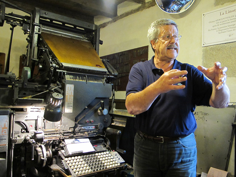 Présentation de la linotype au Musée de l'imprimerie du Moulin du Got (Limousin)
